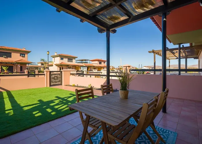 Private Terrace Majanicho Home -Garden & Pool