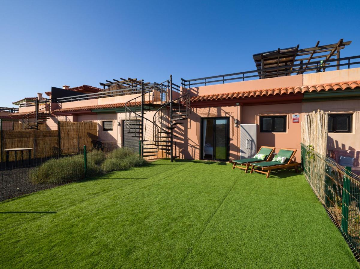 Private Terrace Majanicho -garden & Pool La Oliva