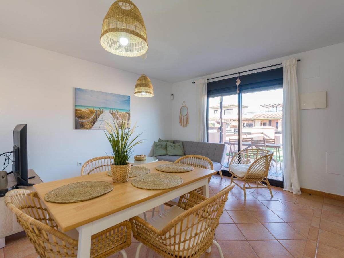 Private Terrace Majanicho -garden & Pool Apartment La Oliva