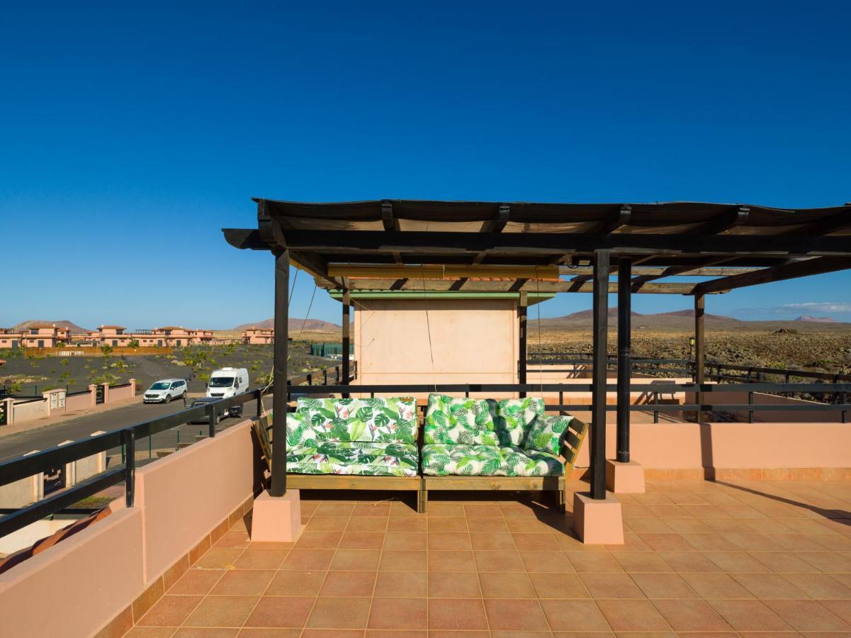 Private Terrace Majanicho -garden & Pool * La Oliva