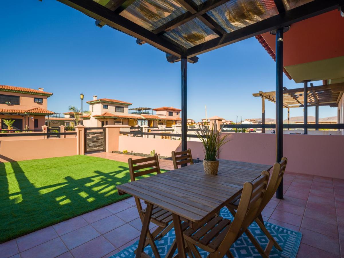 Apartment Private Terrace Majanicho -garden & Pool La Oliva