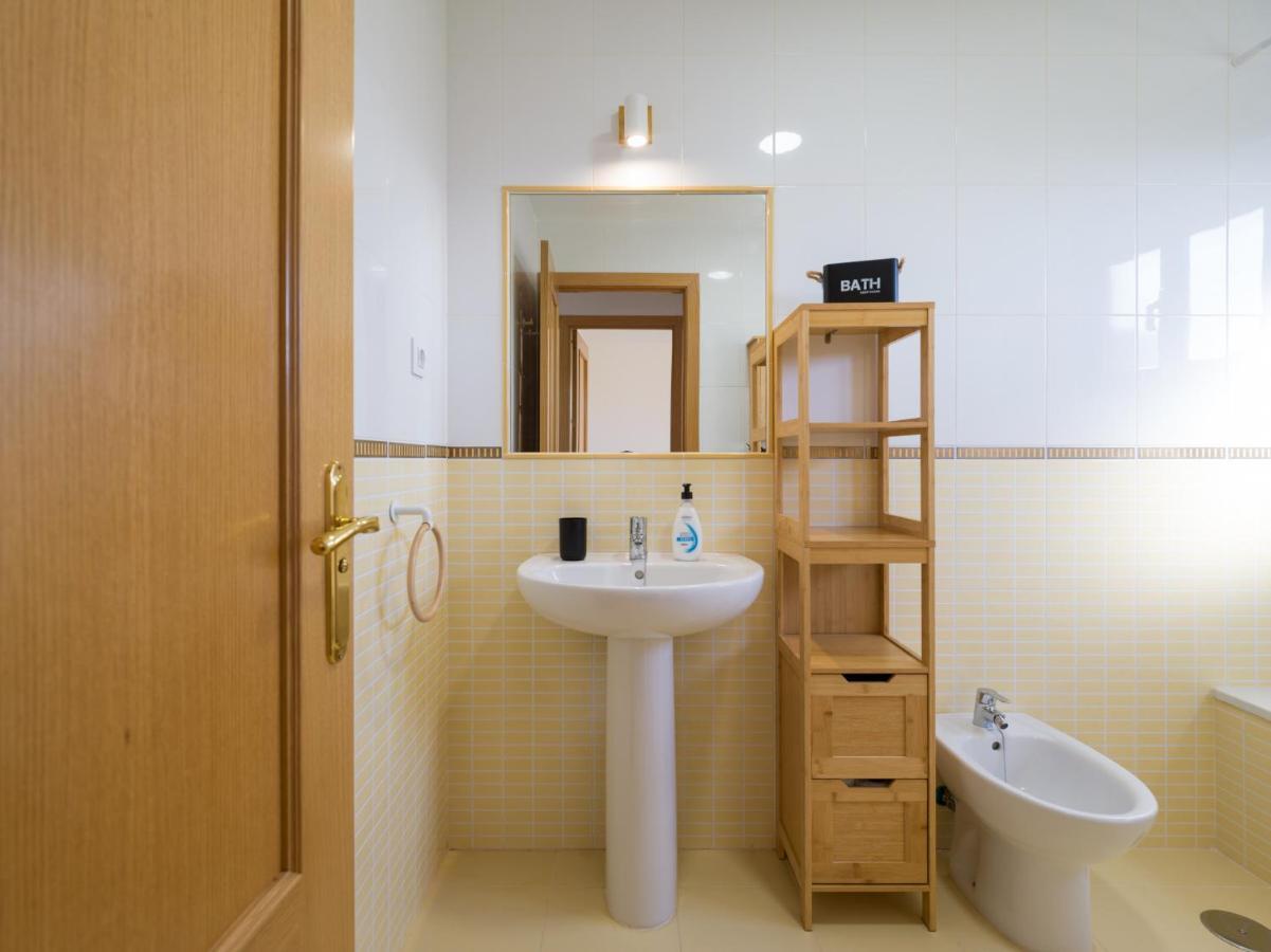 Private Terrace Majanicho -garden & Pool Apartment La Oliva