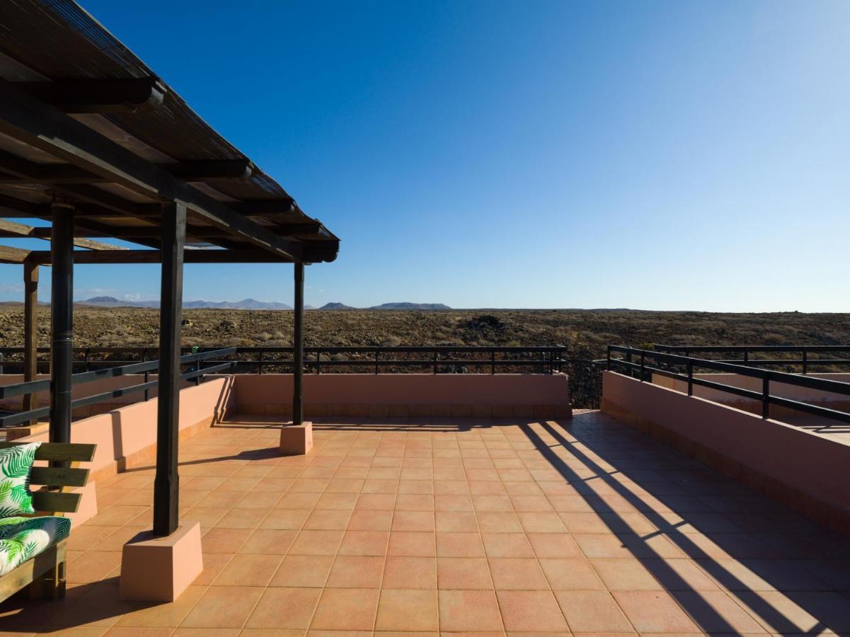 Private Terrace Majanicho -garden & Pool La Oliva