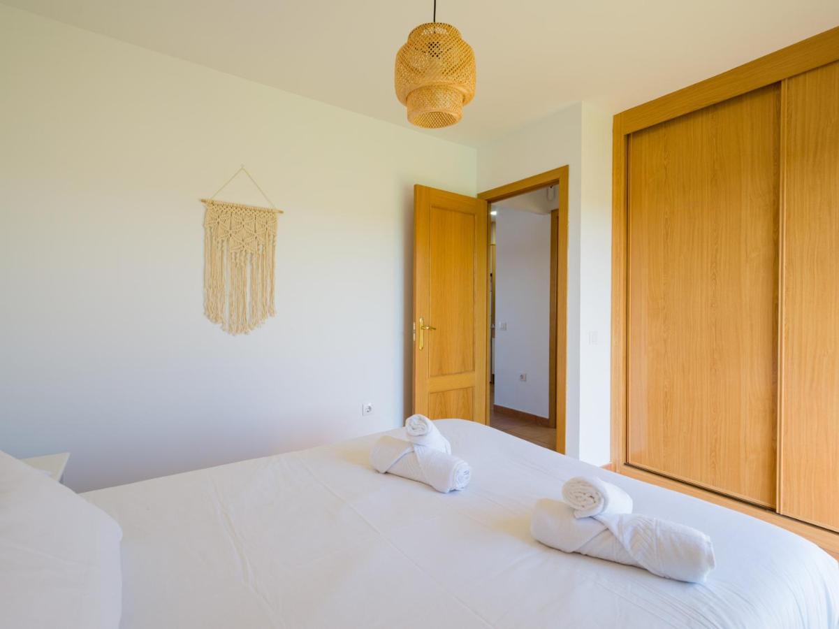 Private Terrace Majanicho -garden & Pool Apartment La Oliva